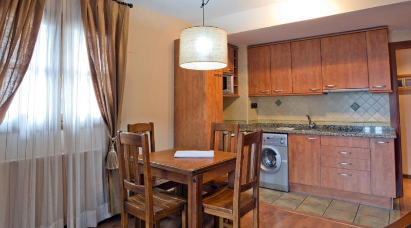 Apartamentos Casa Lavedan Tramacastilla de Tena Quarto foto